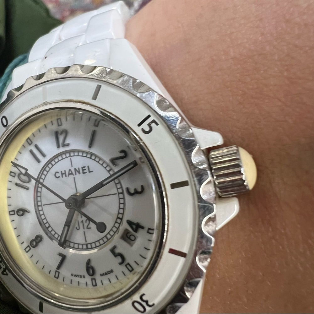 Chanel J12 WATCH CALIBER 12.1, 38 MM White - Picture 7 of 8